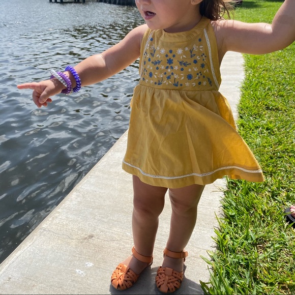 Cute mustard top with flowers - Picture 7 of 7